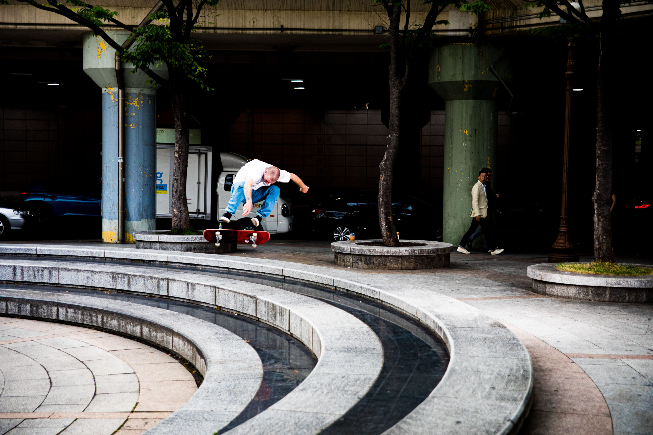 Cian Eades switch heelflip