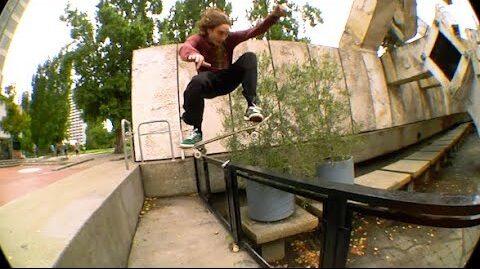 TOY GUN WITH A PAINTED TIP TOY GUN WITH A PAINTED TIP